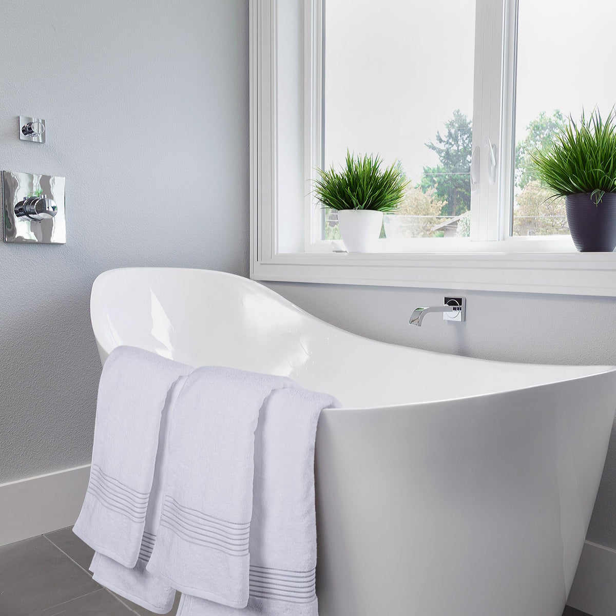 Utopia Towels Premium 100% Combed Ring Spun Cotton Bath Towels, Ultra Soft and Highly Absorbent, 27 by 54 inches, Large Bath Towels, 4 Pack, White 🍁 All In One Marketplace Canada