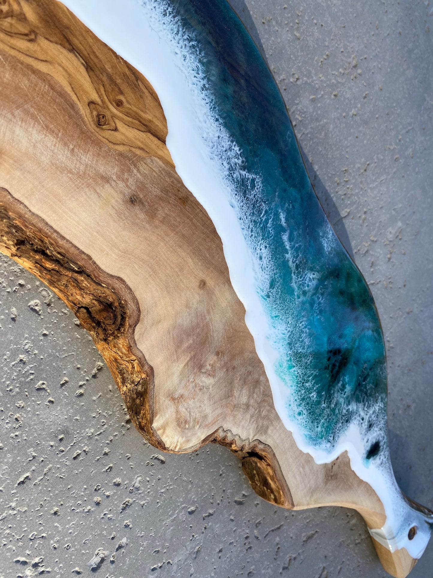 Olive Wood Charcuterie Board - AURABAGS SHOP