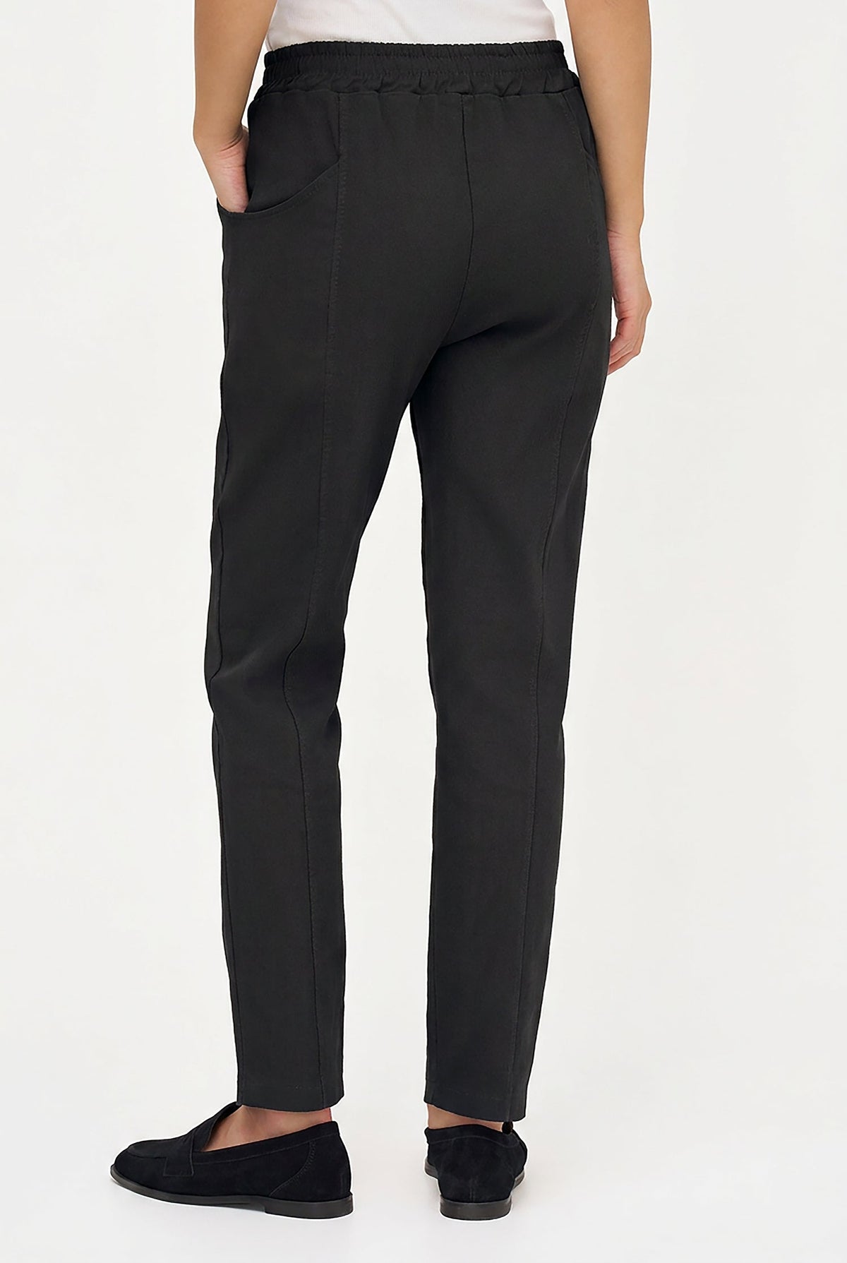Women's Woven Pull-On Tapered Pants with Curved Side Pockets