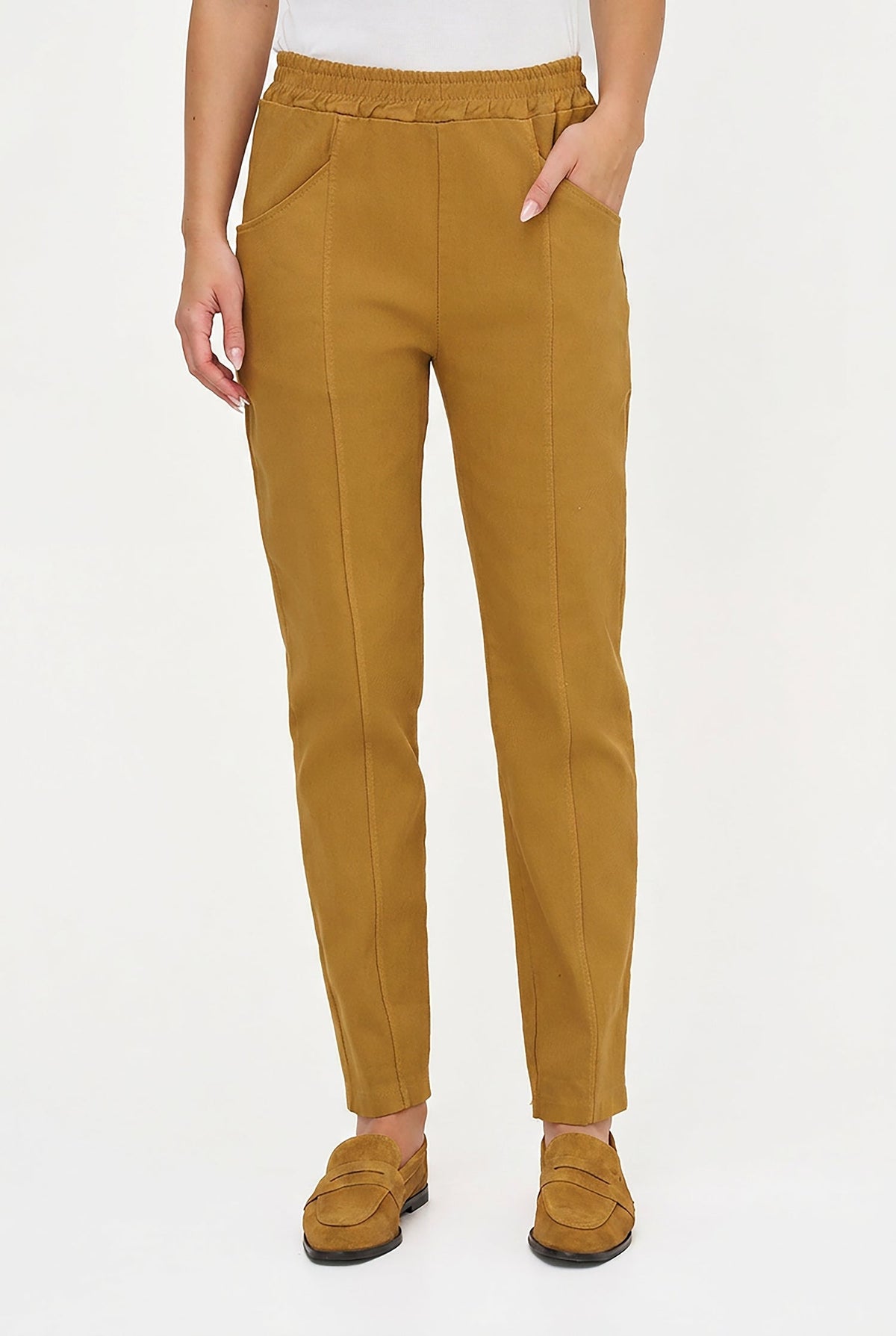 Women's Woven Pull-On Tapered Pants with Curved Side Pockets