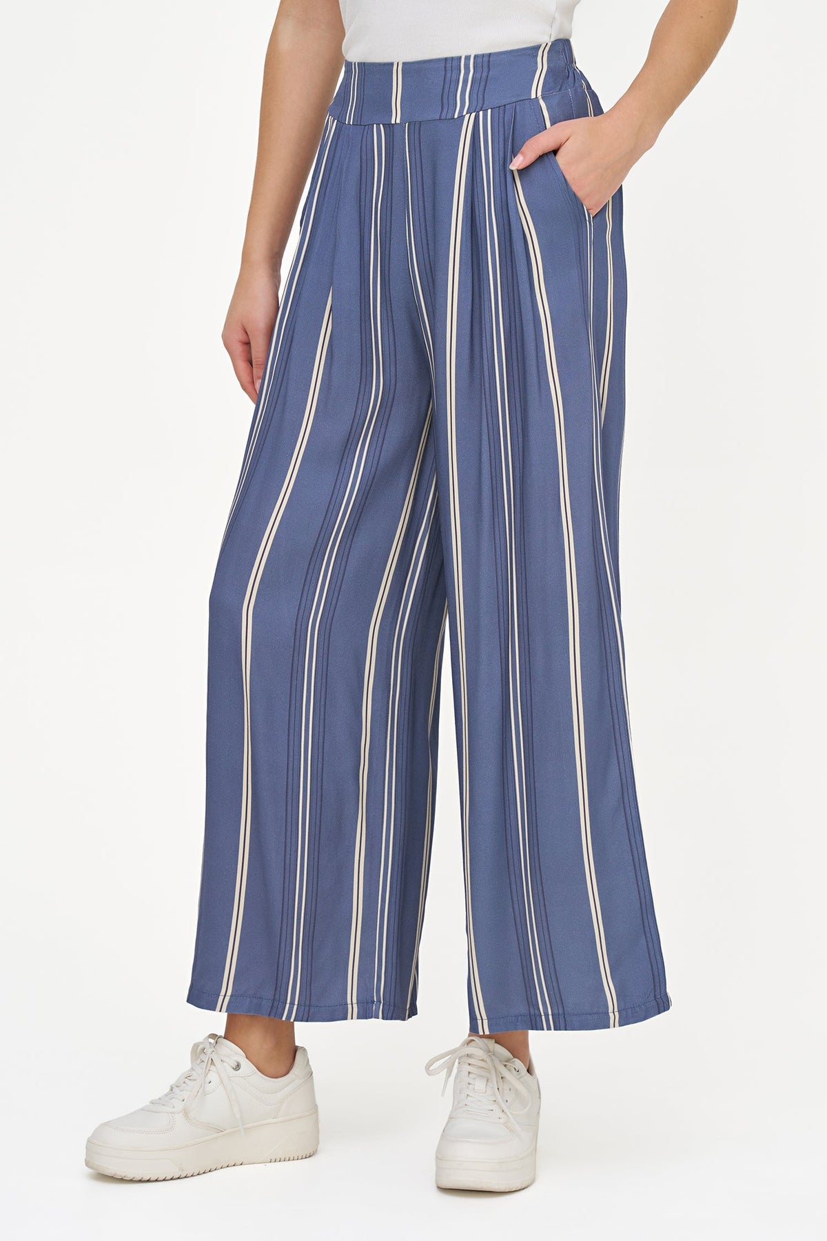 Women's Printed Woven Wide-Leg Pull-On Pants with Side Pockets