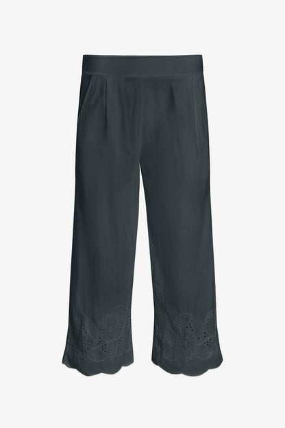 Women's Woven Capri Trousers