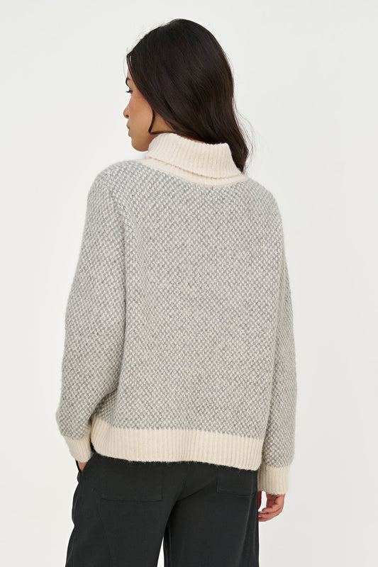 Women's Novelty Knit Color-Block Turtleneck Sweater with Long Sleeves