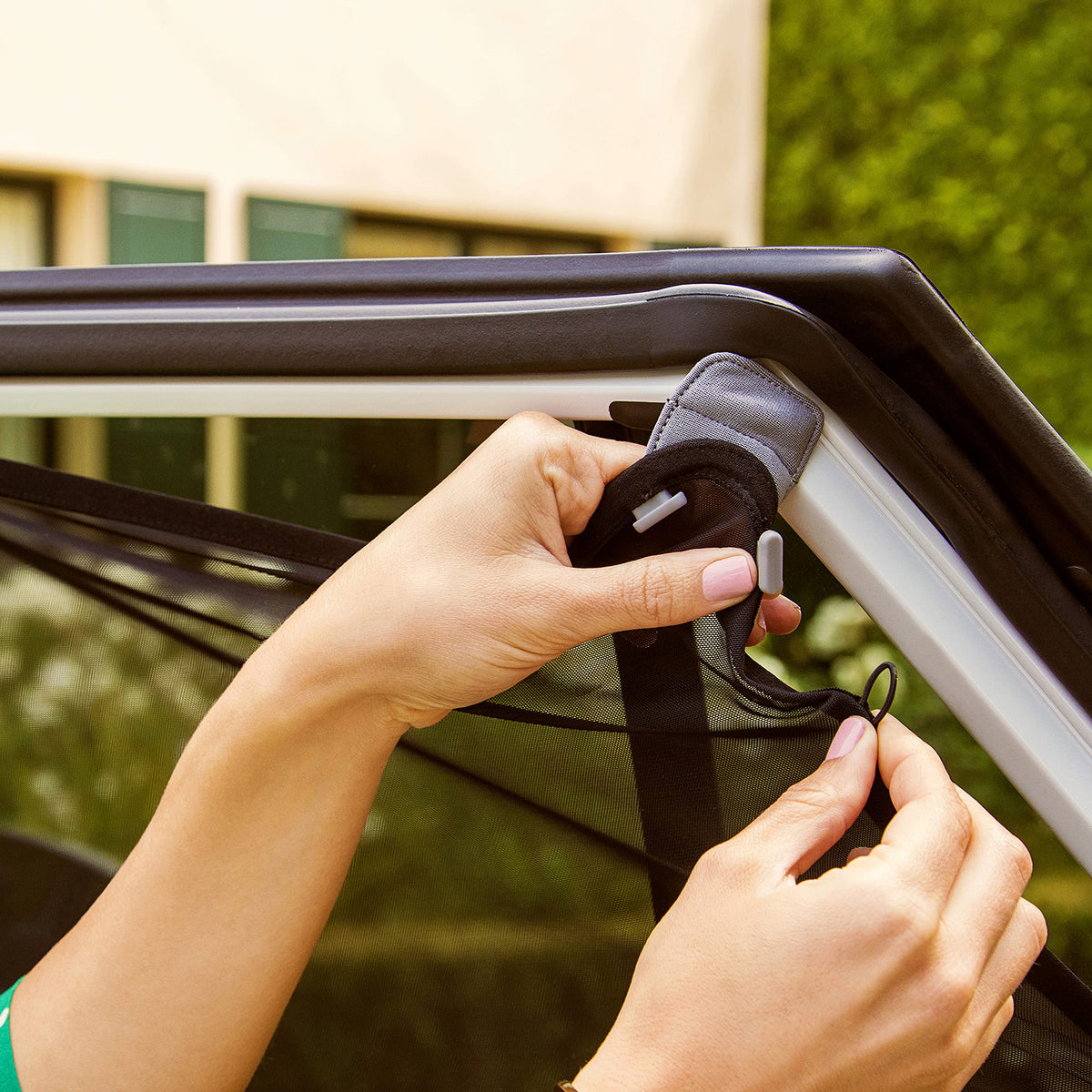Munchkin Brica Magnetic Stretch to Fit Sun Shade, Black, 1 Pack 🍁 All In One Marketplace Canada