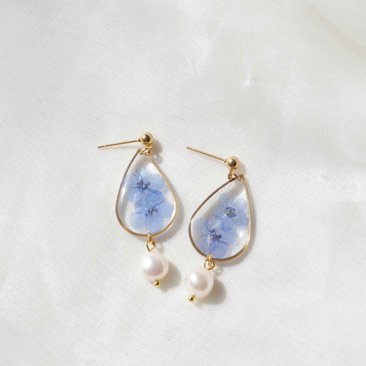 Boucles d'oreilles myosotis et perle - goutte 22mm
