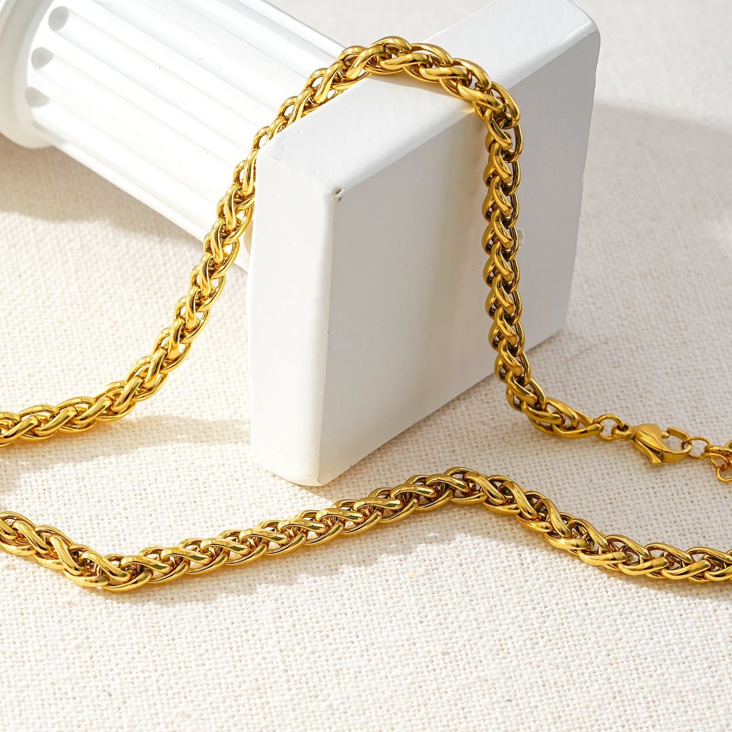 Style ABBOT: Interwoven Oval Hoop Chunky Necklace