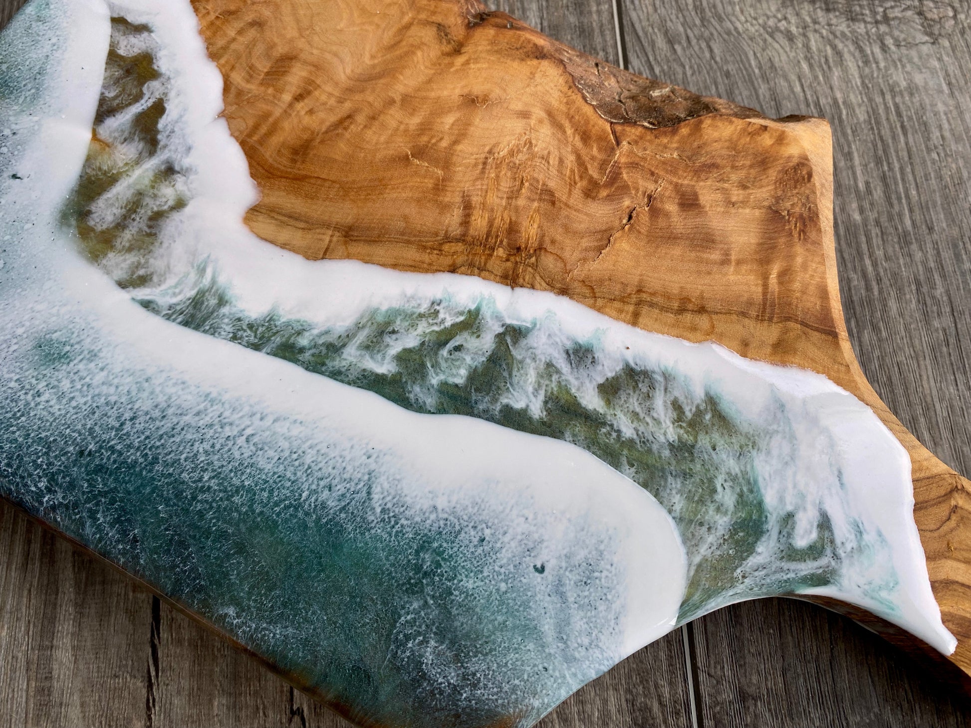 Olive Wood Charcuterie Board - AURABAGS SHOP