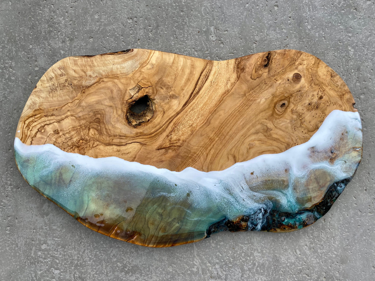 Olive Wood Charcuterie Board - AURABAGS SHOP