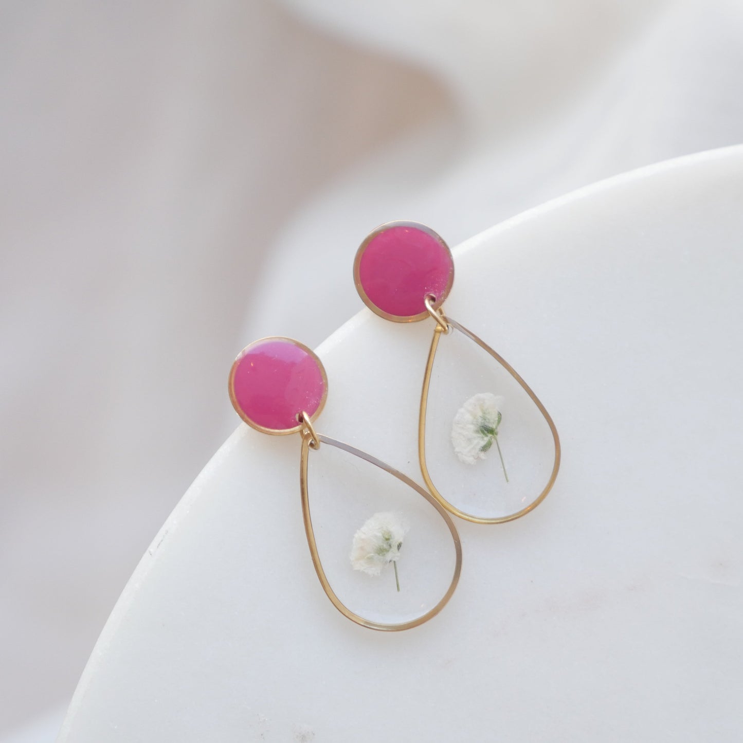 Boucles d'oreilles duo gigi blanc et Framboise - goutte