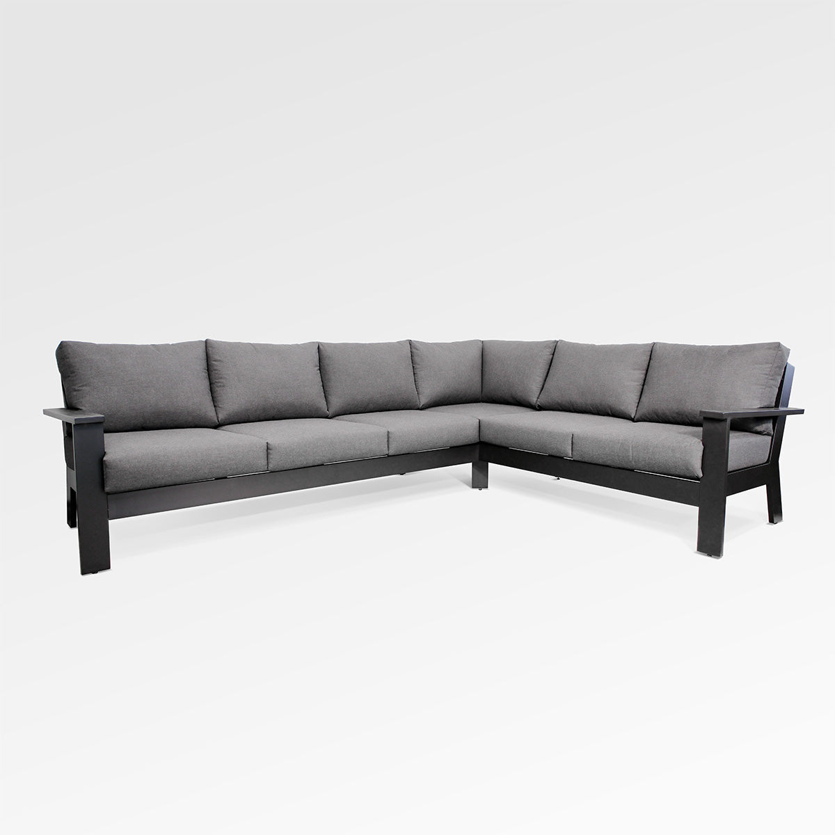 Magnolia Black Aluminum-Sofa mit Sunbrella®-Kissen