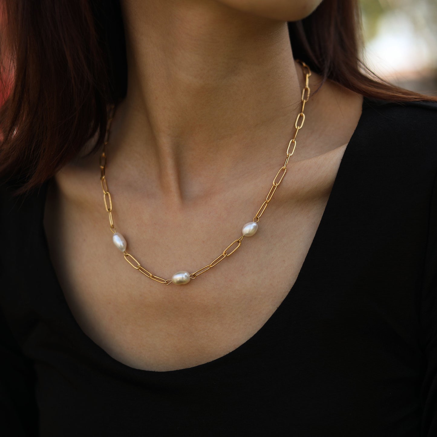 YORK: Fresh Water Pearl Trio on A Paper-Chain Necklace