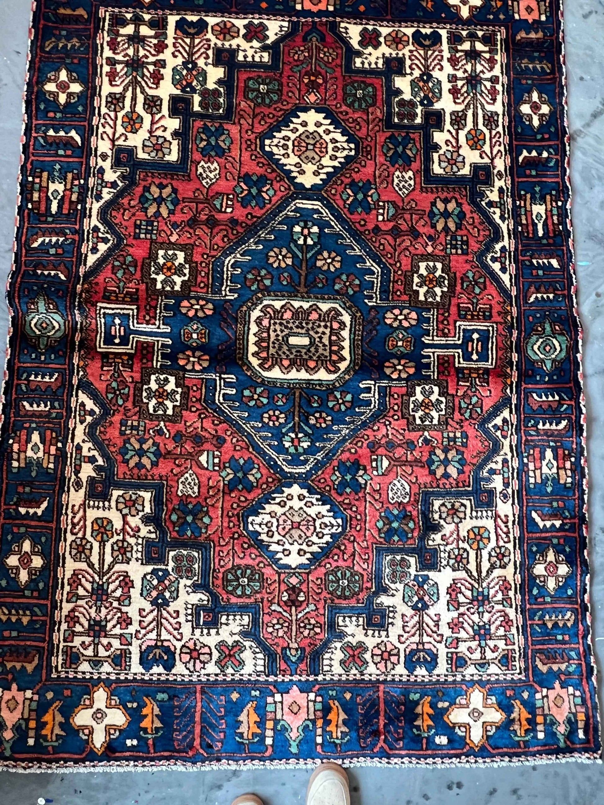 Persian Nahavand rug | 4’6” x 6’2”