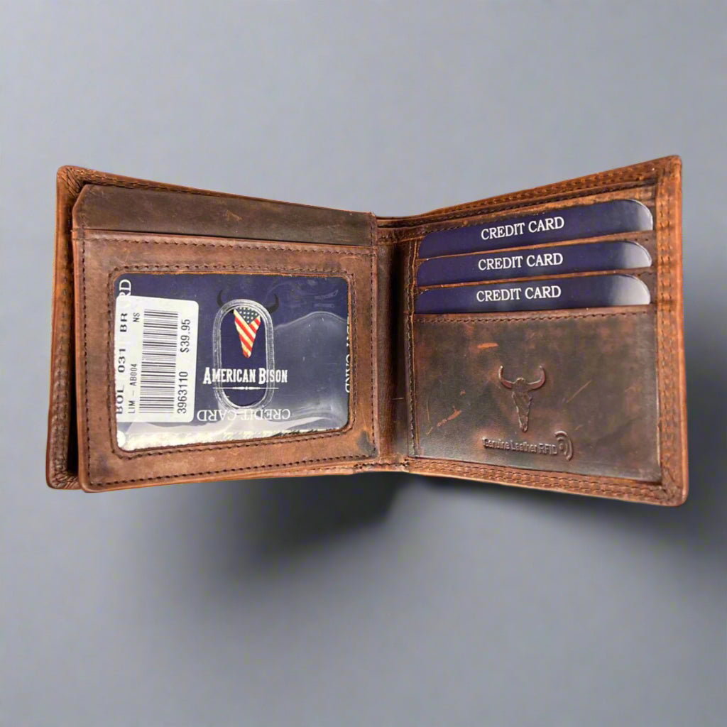 Men’s Cow Leather Wolf Embossed Bifold Wallet
