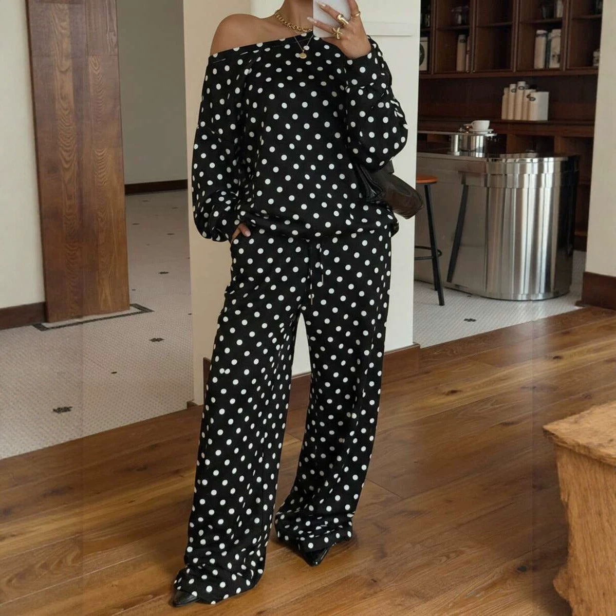 Women’s Polka-Dot Print Two-Piece Set – Long-Sleeve Sweatshirt & Loose-Fit Full-Length Pants