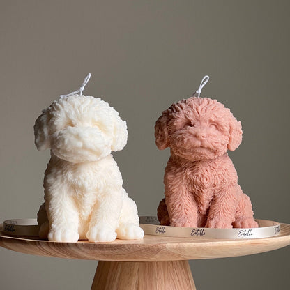 Handgemachte Welpen-Sojawachskerze: Skulpturales Wohnaccessoire als Geschenk