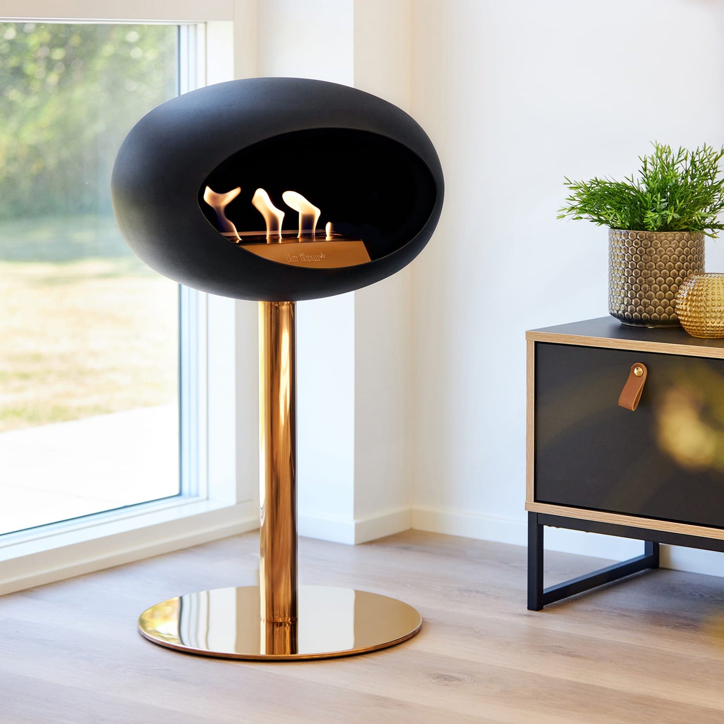 Le Feu Steel Low Dome <br>Black
