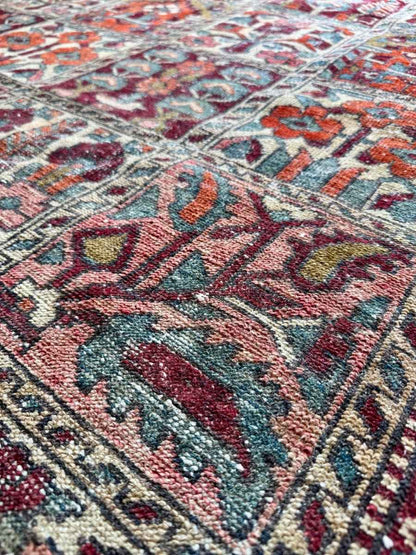 Perisan Bakhtiari Rug | 5' 1" x 9' 5"