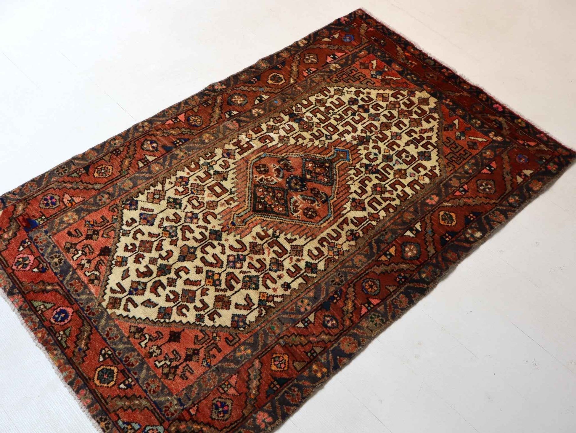 Persian Asadabad Rug | 3' 3” x 5' 5"
