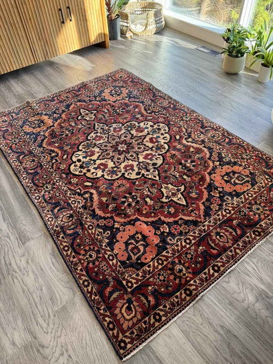 Persian Bakhtiar Rug | 4' 7" x 6' 9"