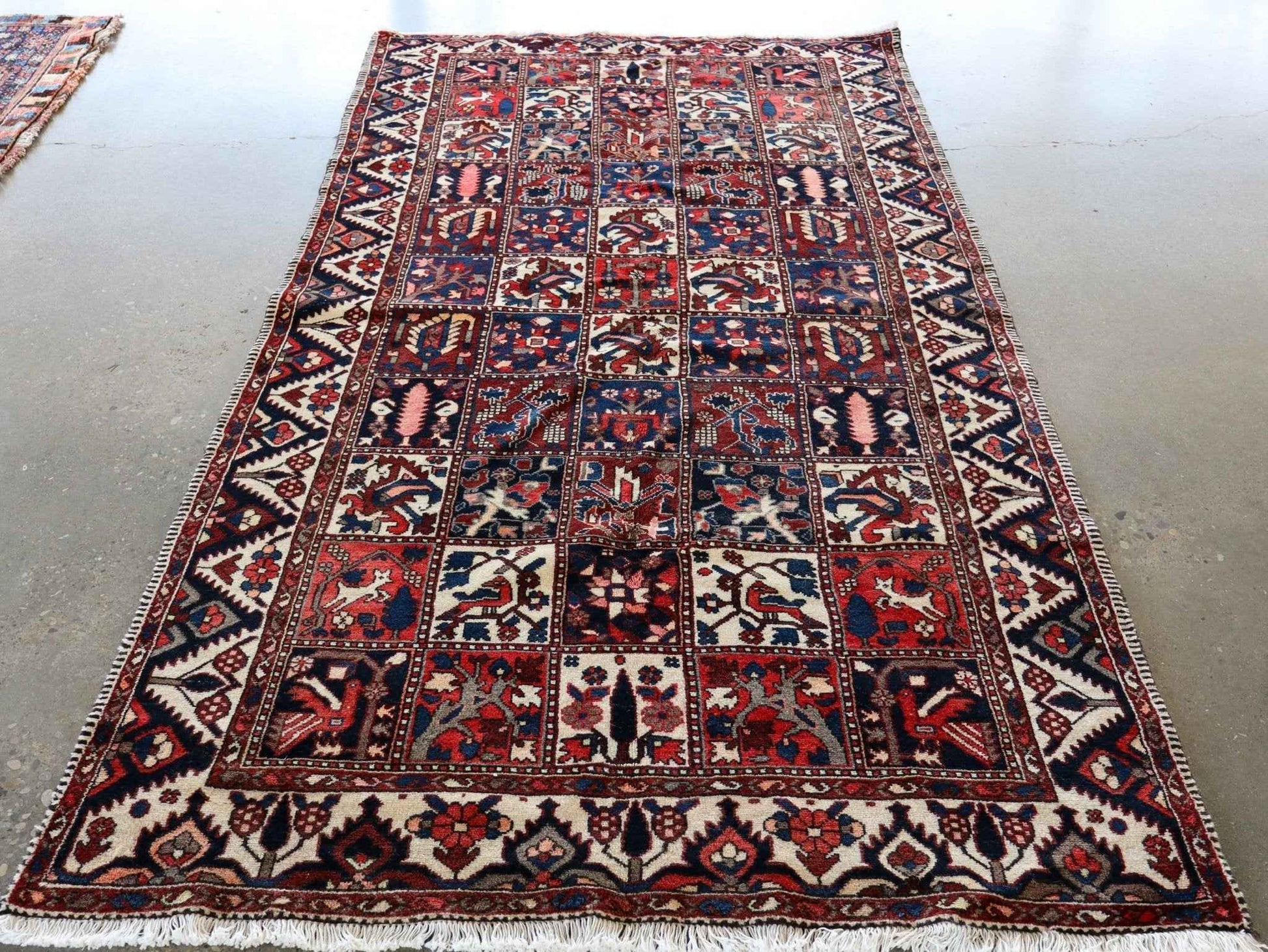 Persian Bakhtiari Rug | 5' 1" x 9' 6"
