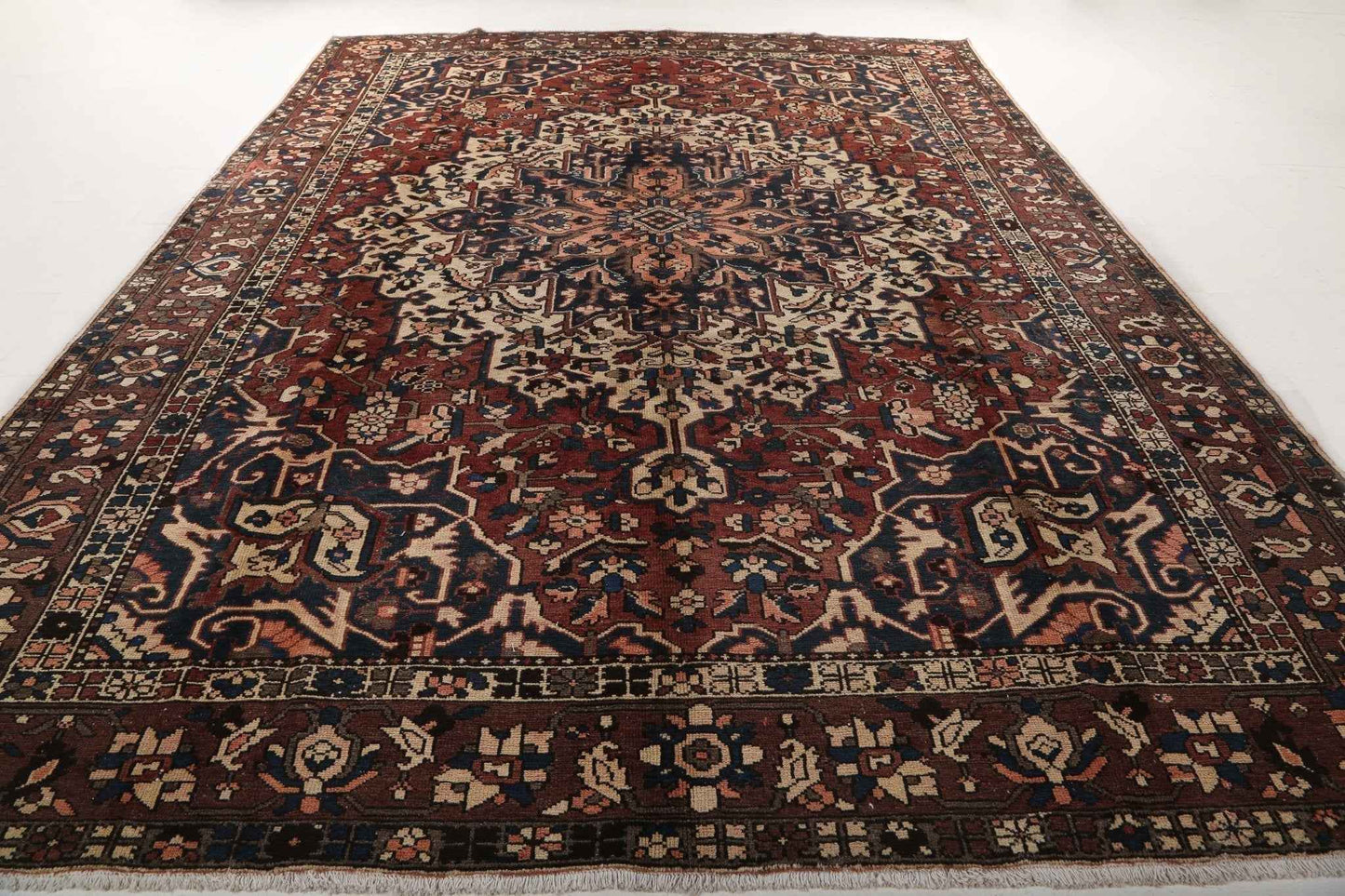 Persian Bakhtiari Rug | 9' 10" x 12' 9"