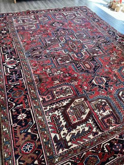 Persian Heriz Rug | 7' 4" x 10' 4"