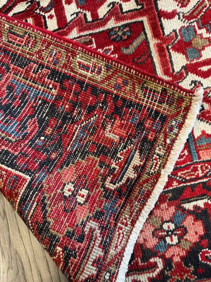 Persian Heriz Rug | 8' 2" x 10' 10"
