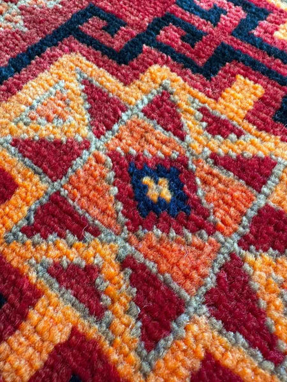 Persian Lori Rug | 2' 7" x 2' 7"