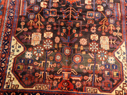 Persian Nahavand Rug | 5' 5” x 9' 7"