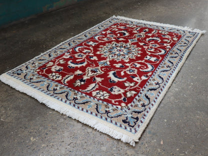 ペルシャ絨毯 ナイン | 56cm x 89cm