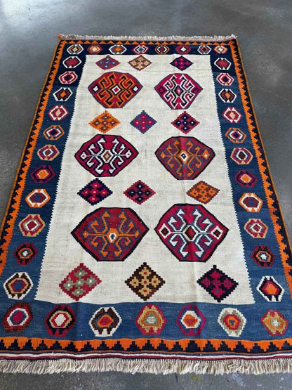 Persian Qashqai Kilim Rug | 4' 11" x 7' 8"