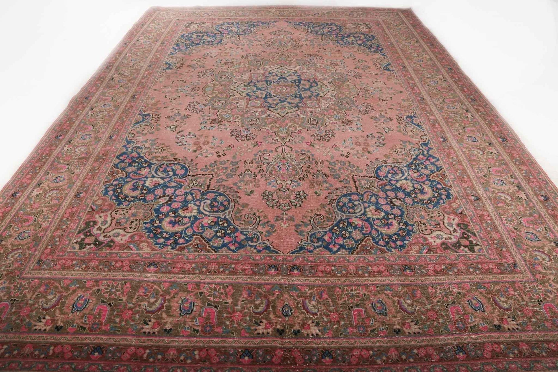 Persian Sabzevar Rug | 9' 6" x 12' 11"