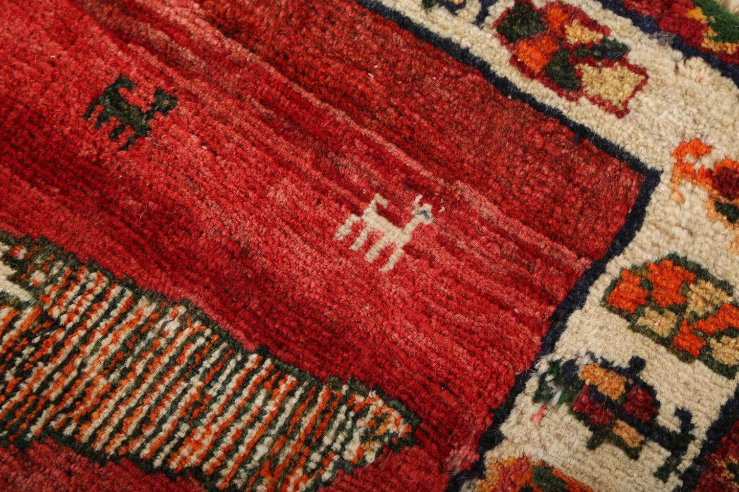 Persian Shiraz Rug | 5' 11" x 6' 9"
