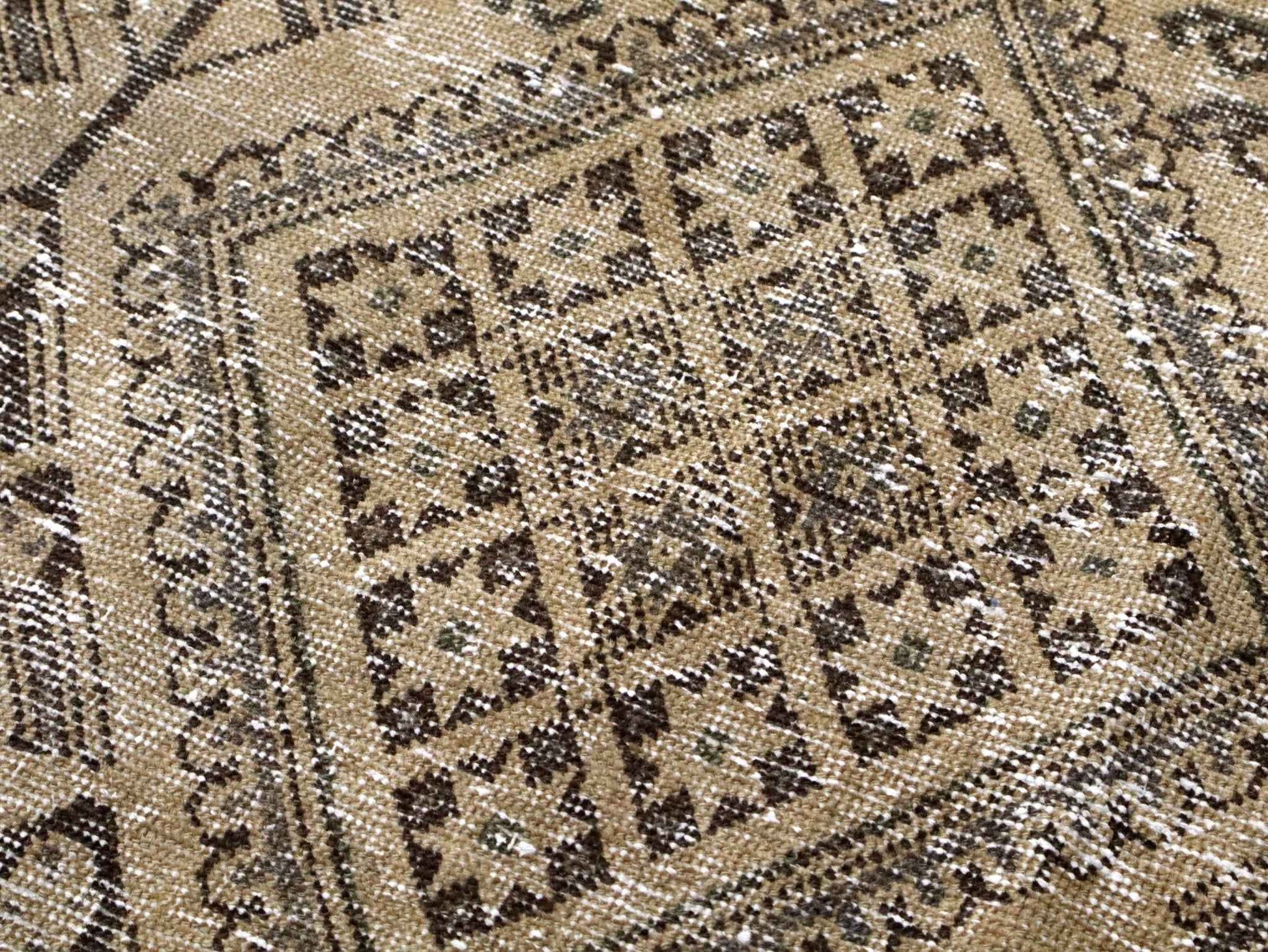Persian Sirjan Rug | 6' 8” x 9' 11"
