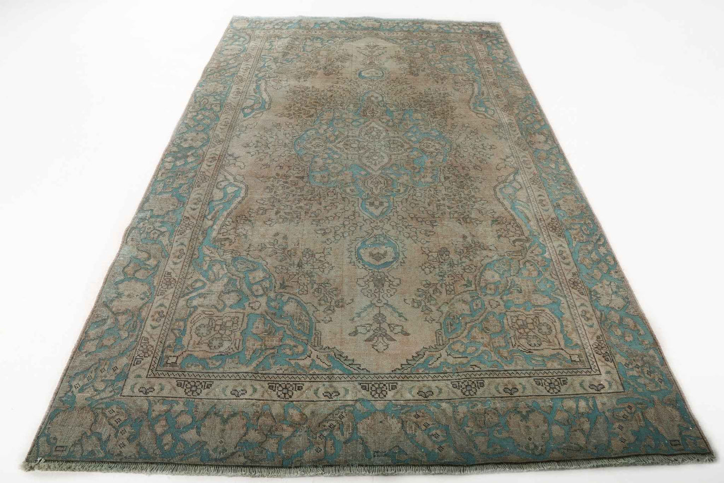 Persian Tabriz Rug | 5' 9" x 9' 1"