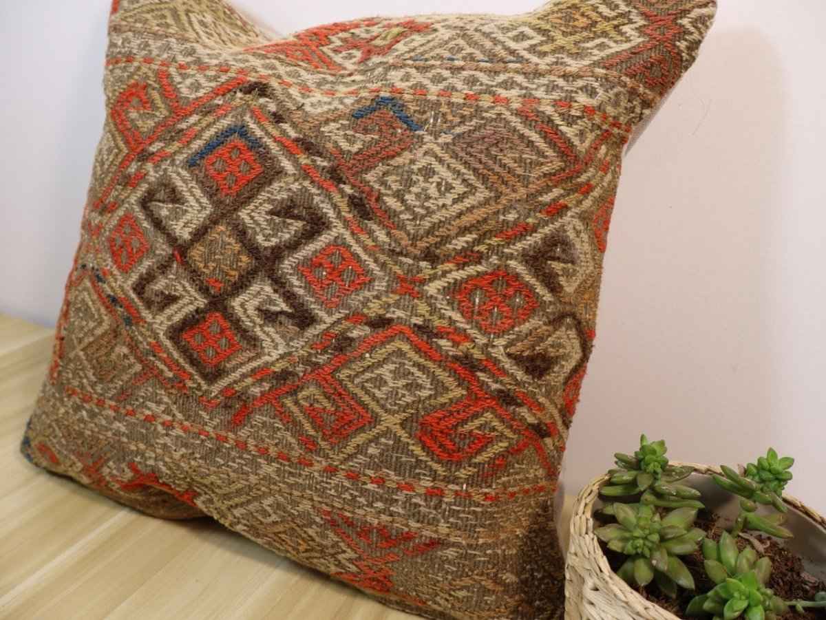 Pillow No. 024 | 18" x 18"